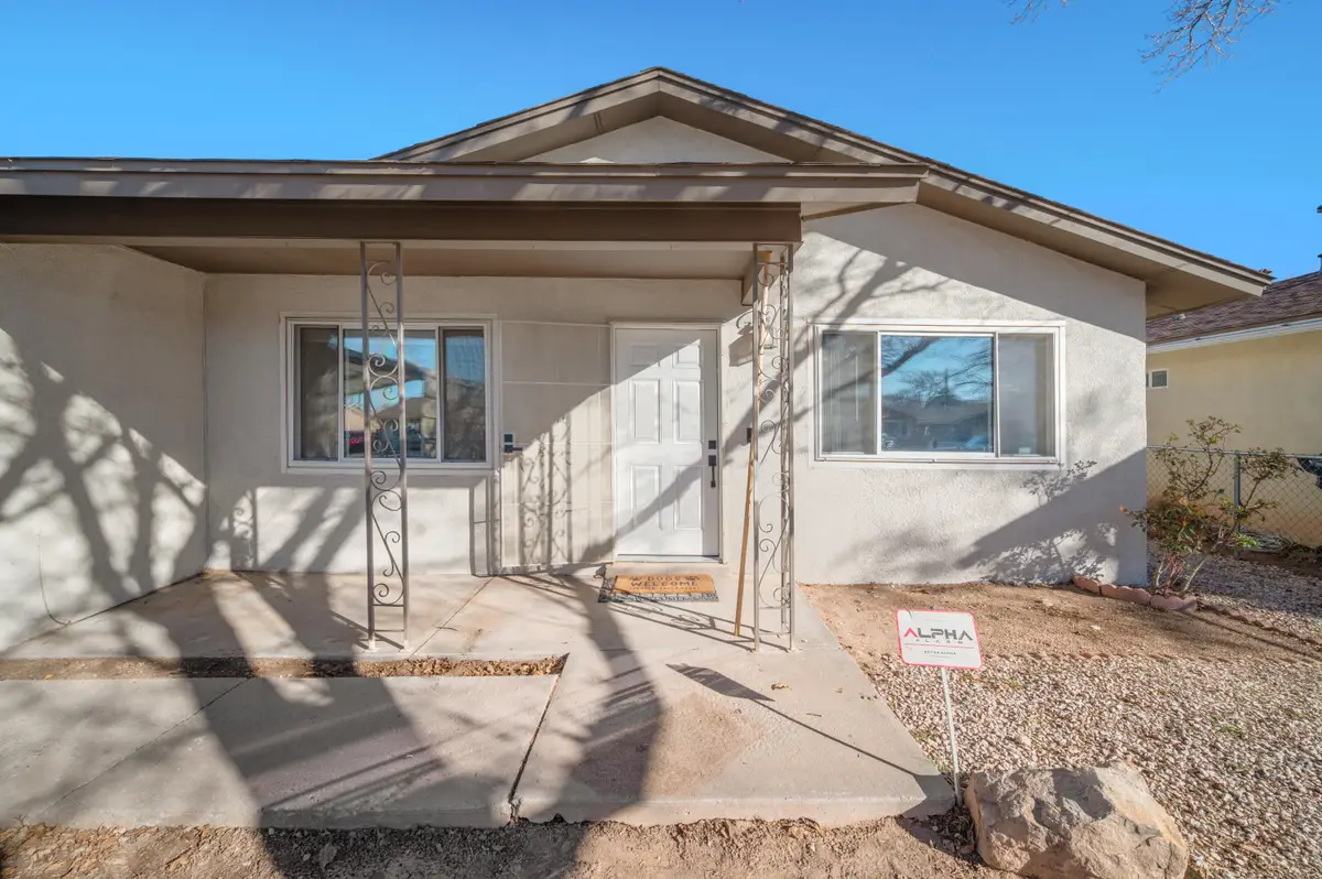 232 Shirley Street Ne, Albuquerque, NM 87123 - Image #1