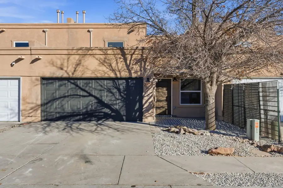 2910 Quail Pointe Drive Nw, Albuquerque, NM 87120 - Image #2