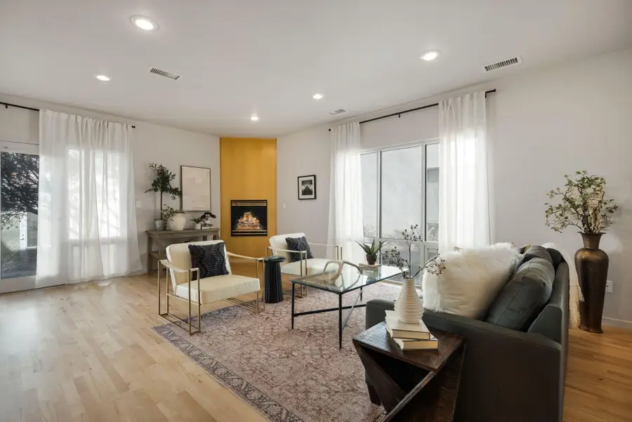 216 Aliso Drive Se, Albuquerque, NM 87108 - Image #2