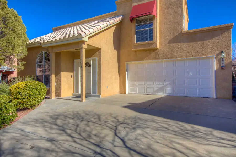 5732 Bartonwood Place Ne, Albuquerque, NM 87111 - Image #3