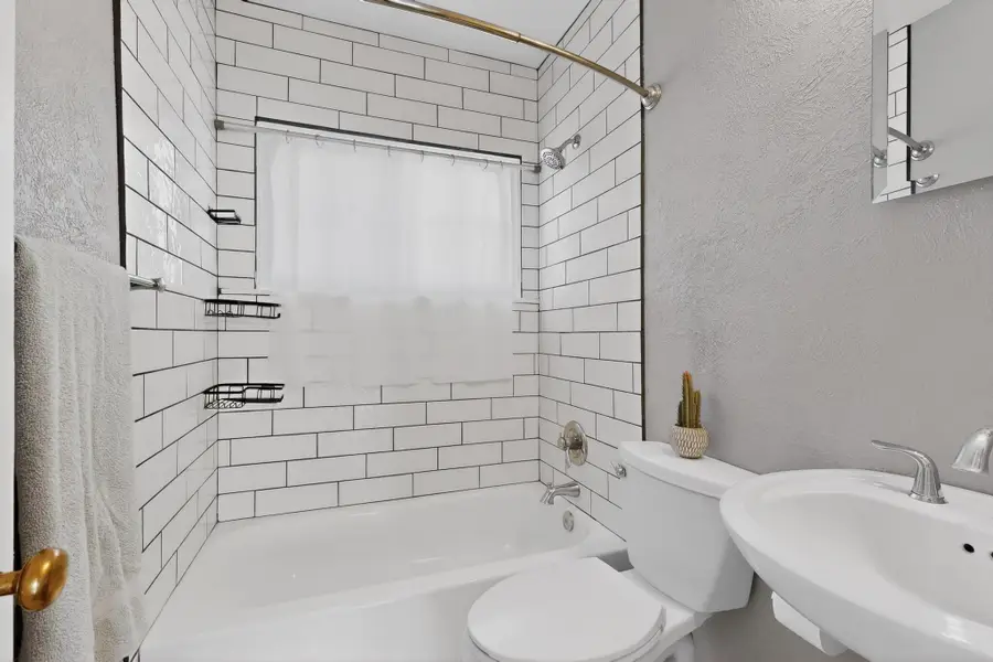 305 Amherst Drive Ne, Albuquerque, NM 87106 - Image #3