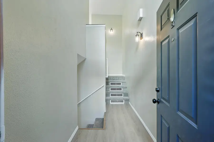 720 Tramway Lane Ne #UNIT 24, Albuquerque, NM 87122 - Image #3