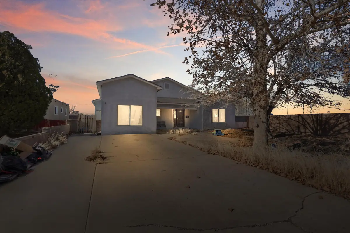 723 Dallas Street Ne, Albuquerque, NM 87108 - Image #1