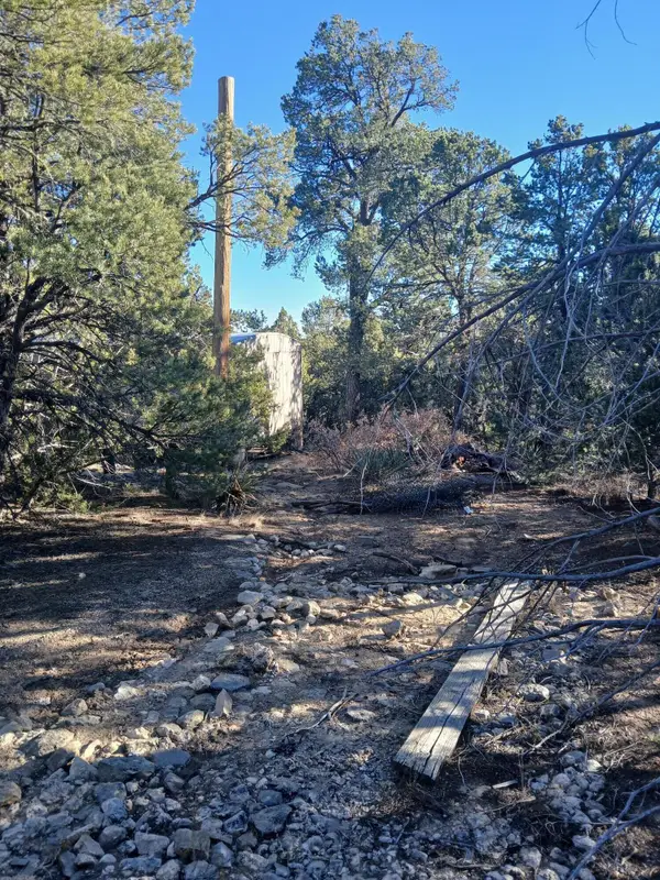 28 Tebbetts Road, Edgewood, NM 87015