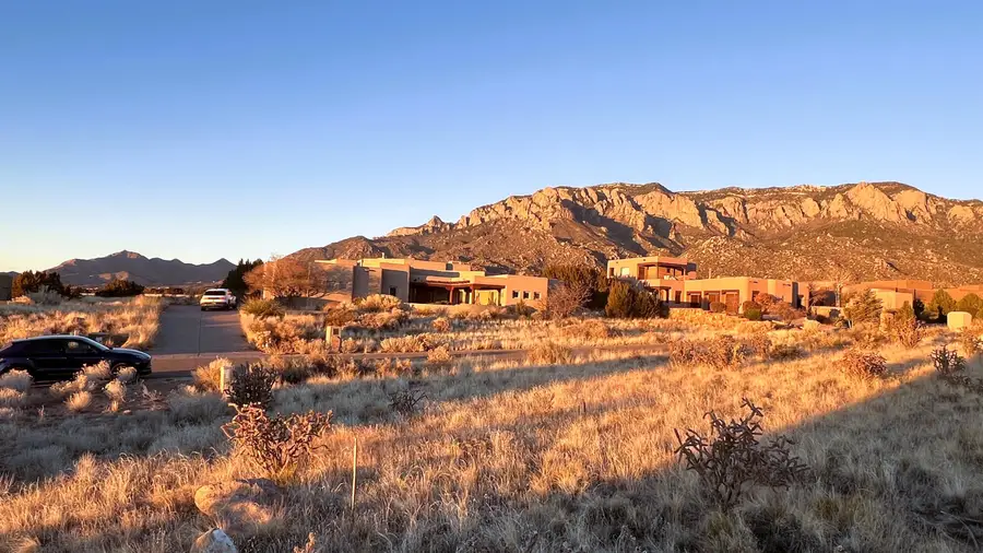 13700 Pino Ridge Place Ne, Albuquerque, NM 87111 - Image #2