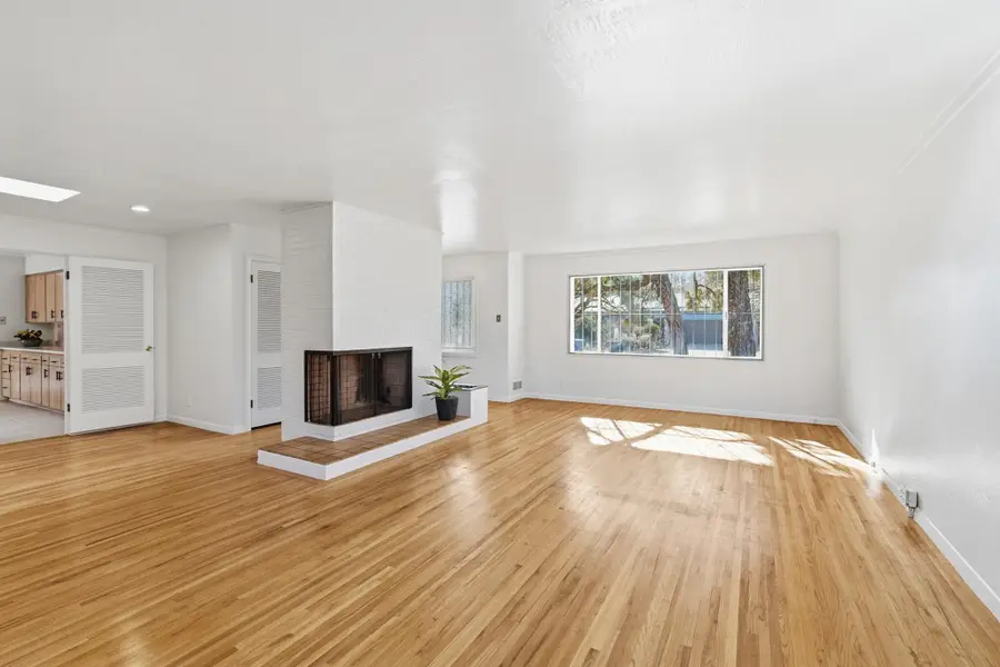 1500 Harvard Drive Ne, Albuquerque, NM 87106 - Image #2