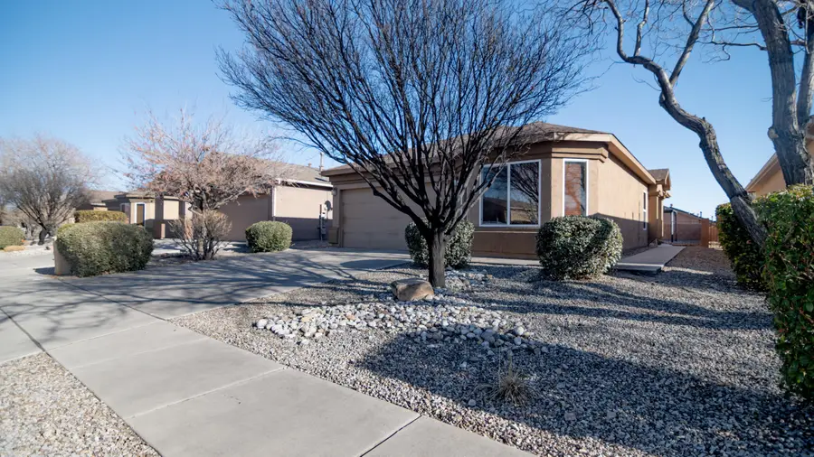 813 Waterfall Drive Ne, Rio Rancho, NM 87144 - Image #3