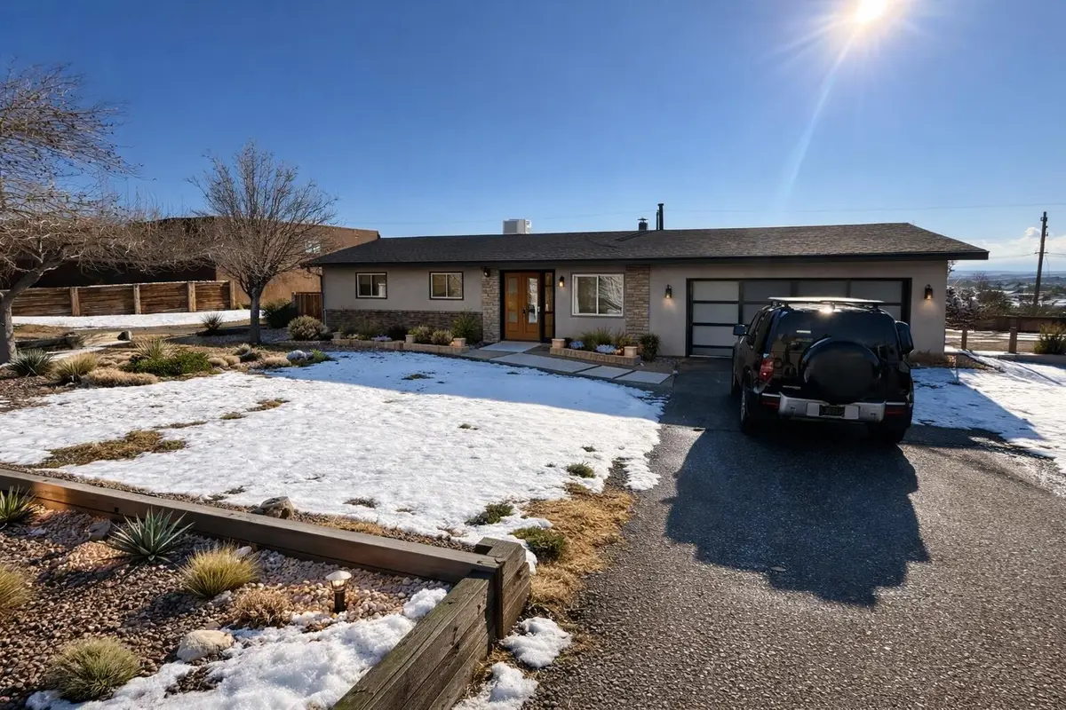 14304 Oakwood Place Ne, Albuquerque, NM 87123 - Image #1