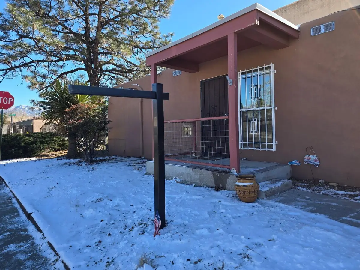 4627 Overland Street Ne, Albuquerque, NM 87109 - Image #1