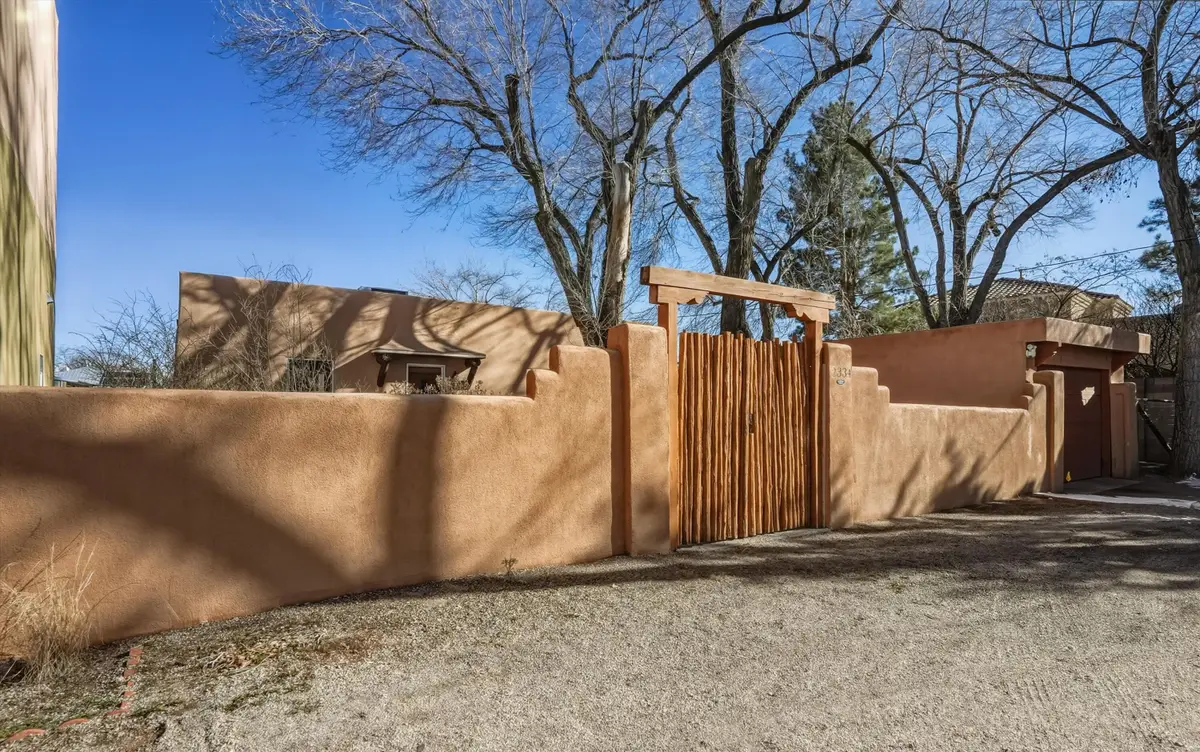 2334 Rio Grande Boulevard Nw, Albuquerque, NM 87104 - Image #1