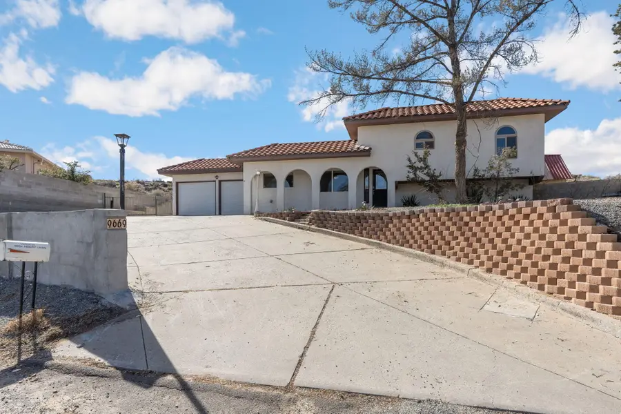 9669 Asbury Lane Nw, Albuquerque, NM 87114 - Image #2