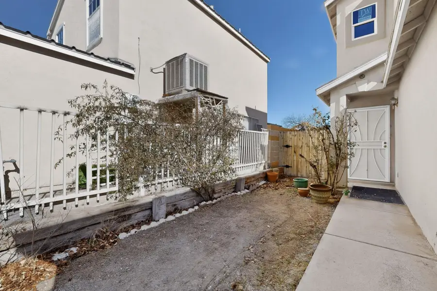 1328 Ojo Sarco Street Sw, Albuquerque, NM 87121 - Image #3
