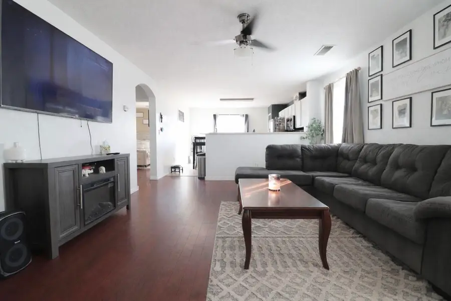 8016 Greythorn Road Sw, Albuquerque, NM 87121 - Image #2