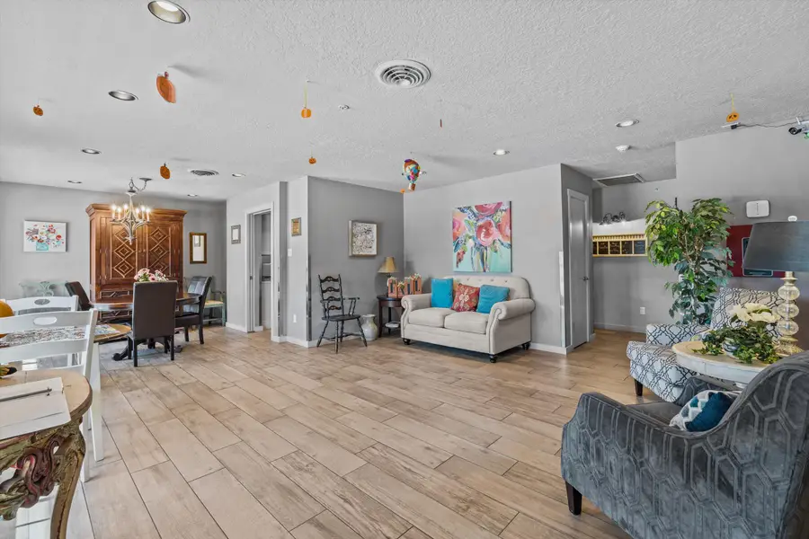 1711 Park Avenue Sw, Albuquerque, NM 87104 - Image #2