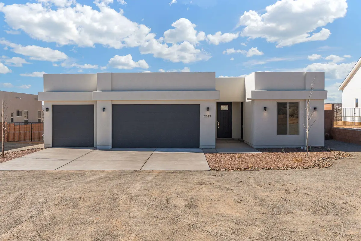 2527 Box Lake Drive Ne, Rio Rancho, NM 87144 - Image #1