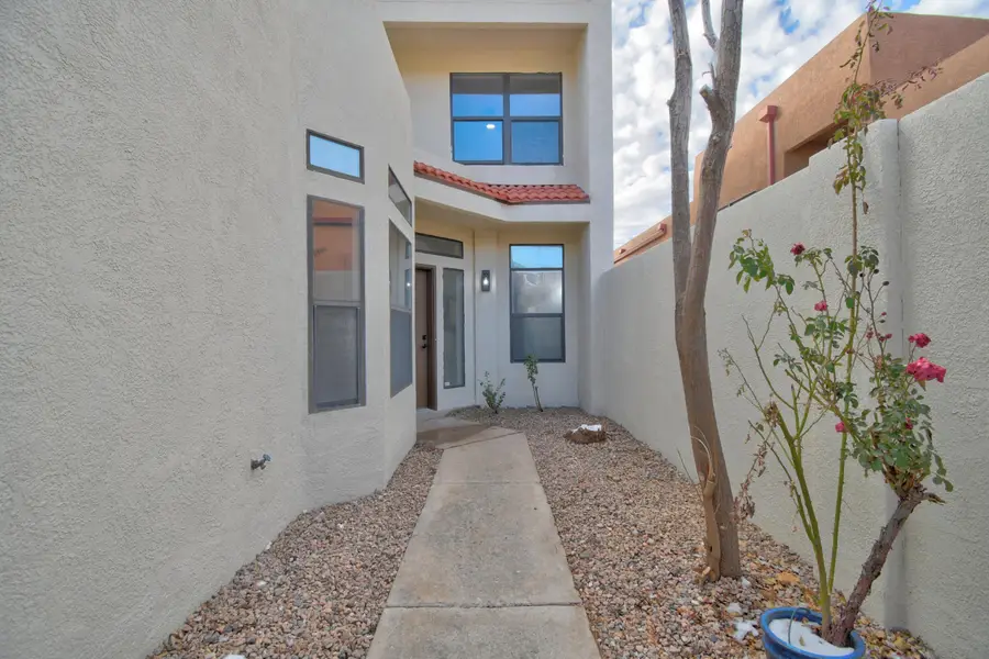 2163 Black Willow Drive Ne, Albuquerque, NM 87122 - Image #2