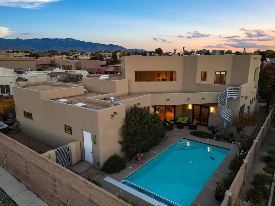 7816 Florence Avenue Ne, Albuquerque, NM 87122 - Image #2