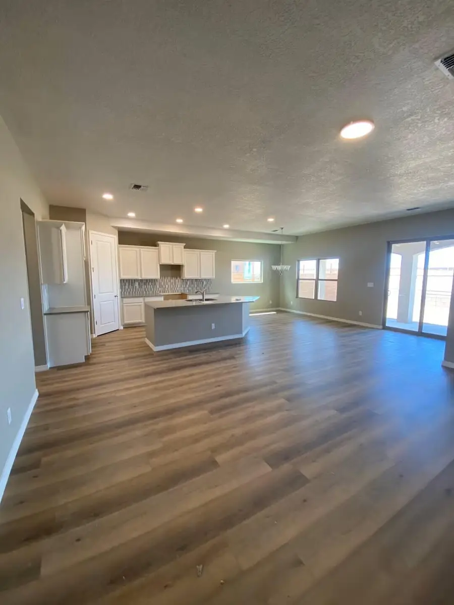 1616 Valle De Colores Street Nw, Los Lunas, NM 87031 - #2