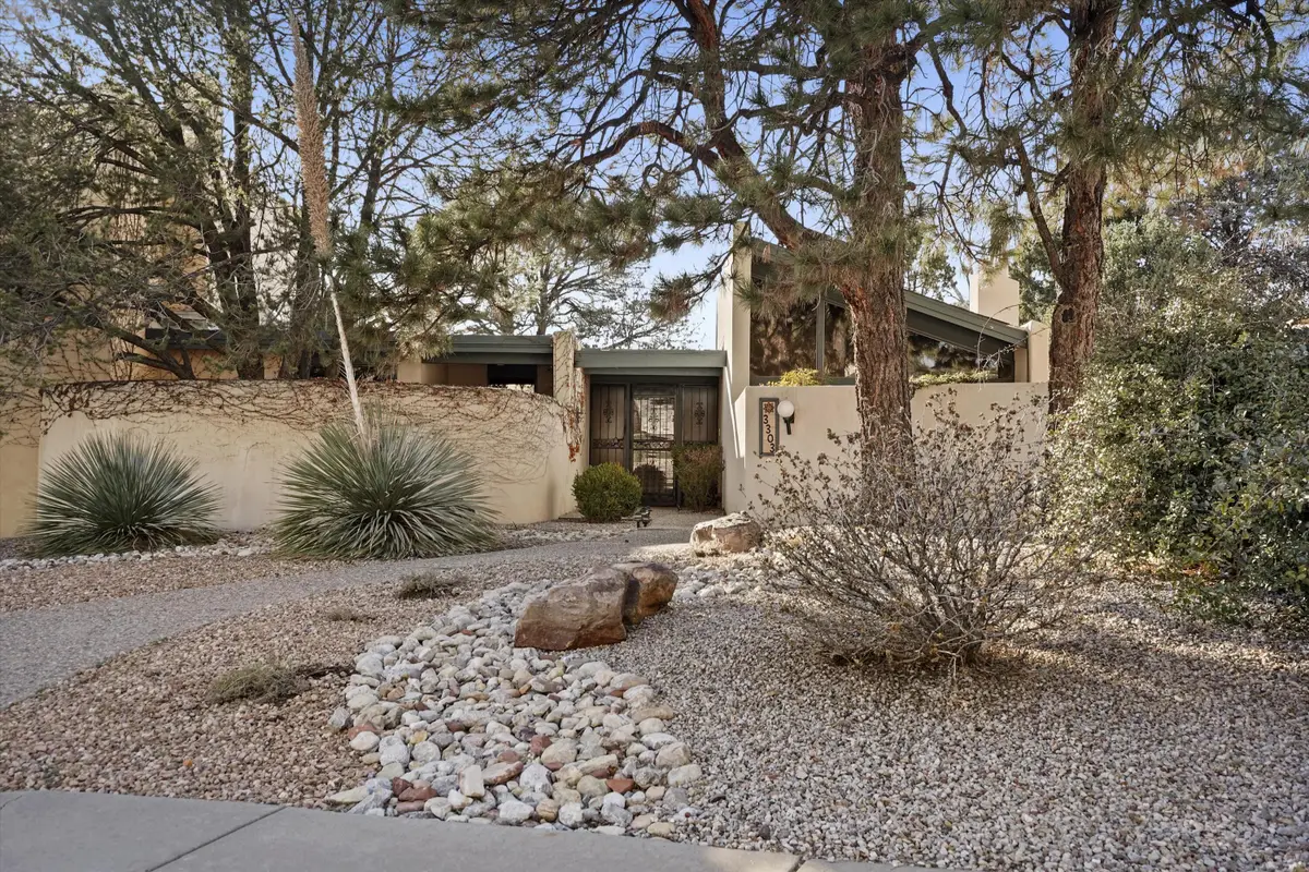 3303 La Sala Del Este Ne, Albuquerque, NM 87111 - Image #1
