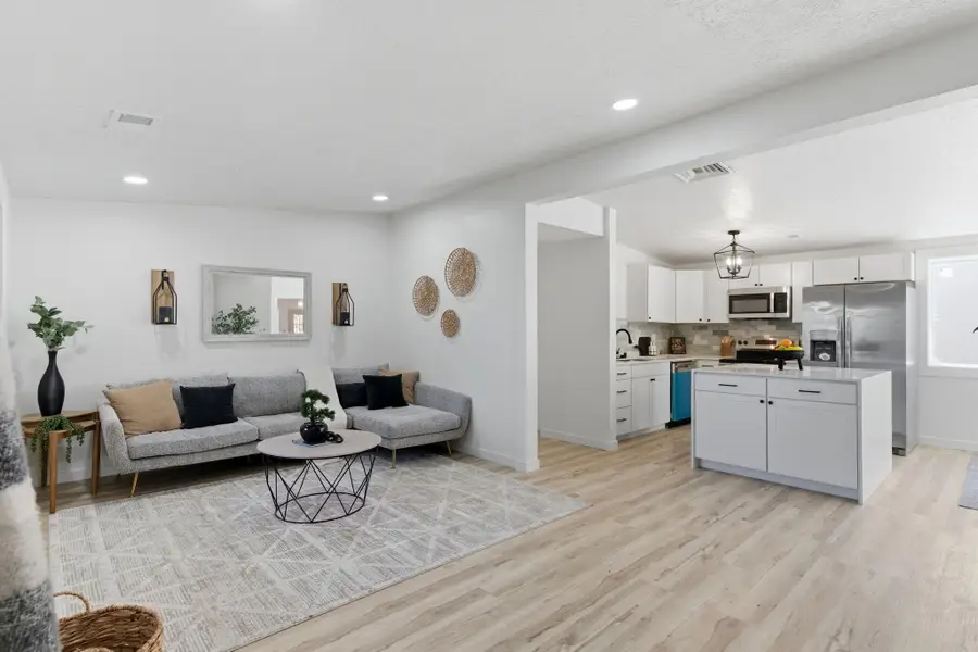 1833 Elizabeth Street Ne, Albuquerque, NM 87112 - Image #2