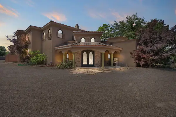 746 Chamisal Road Nw, Albuquerque, NM 87107