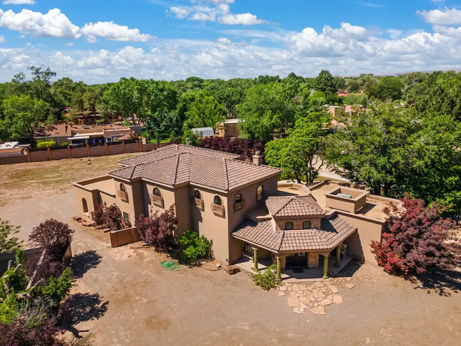 746 Chamisal Road Nw, Albuquerque, NM 87107 - Image #2