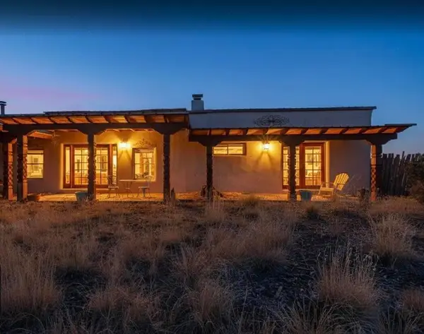 176 Haozous Road, Santa Fe, NM 87508