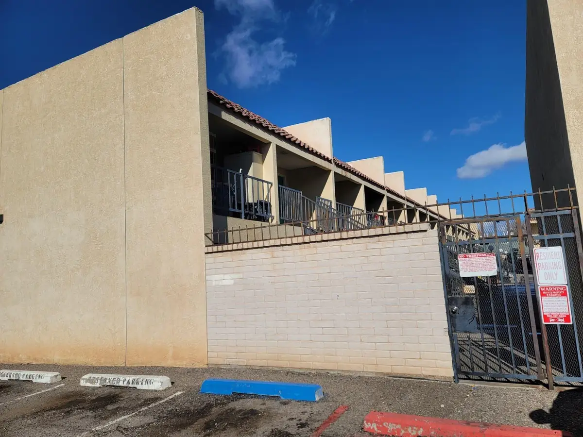 1025 Valencia Drive Se #APT 25, Albuquerque, NM 87108 - Image #1