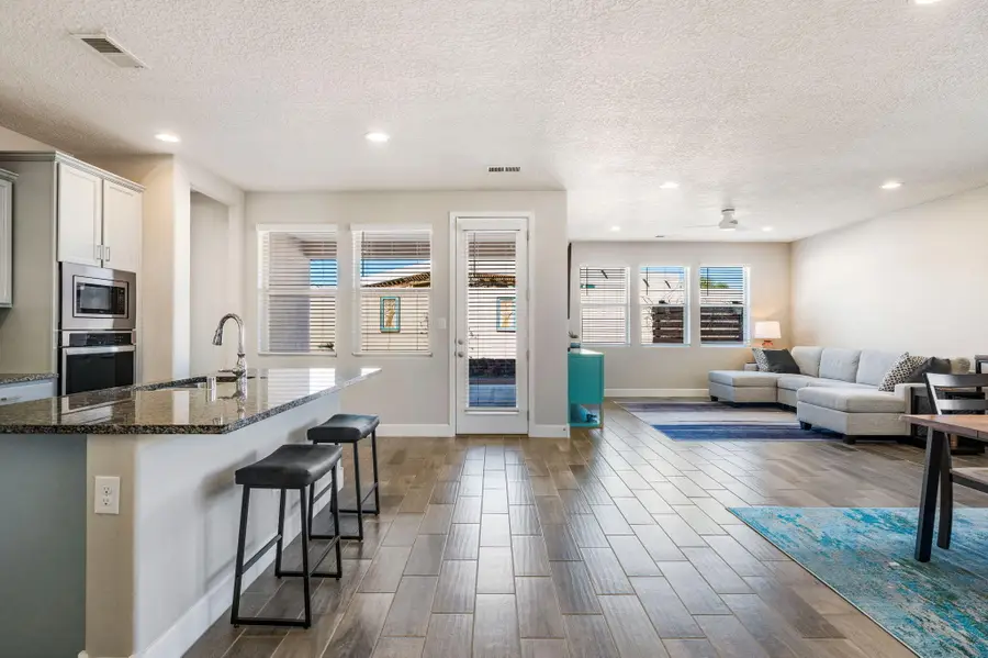 1914 Castle Peak Loop Ne, Rio Rancho, NM 87144 - #3