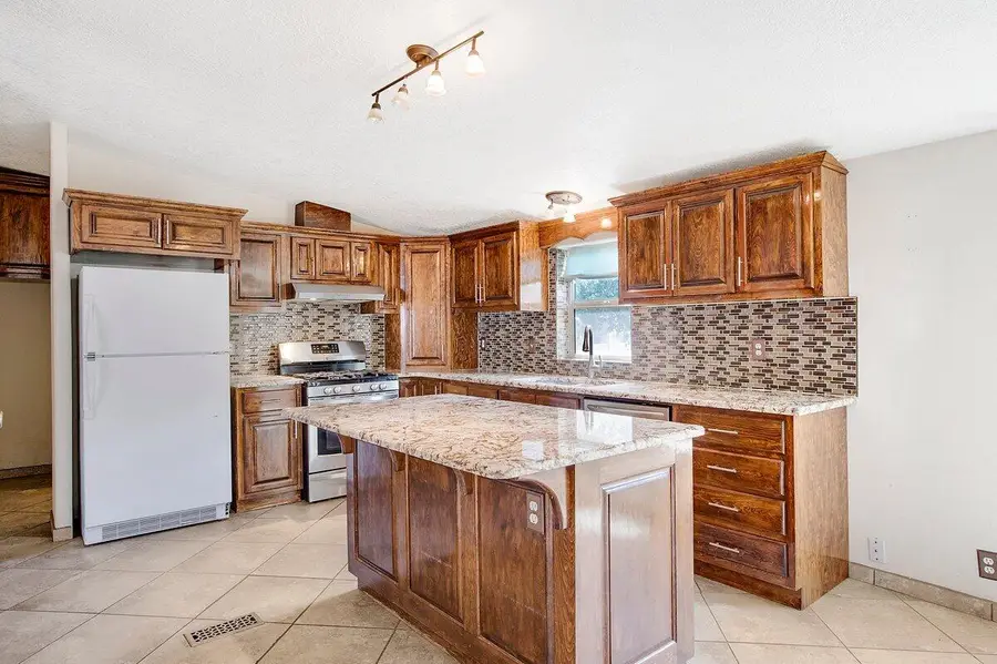 2713 Barcelona Road Sw, Albuquerque, NM 87105 - #2