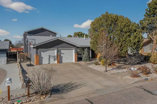 8909 La Barranca Avenue Ne, Albuquerque, NM 87111