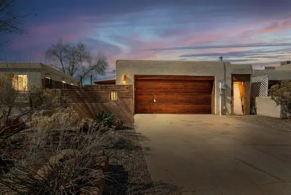 694 Lakeview Circle Se, Rio Rancho, NM 87124