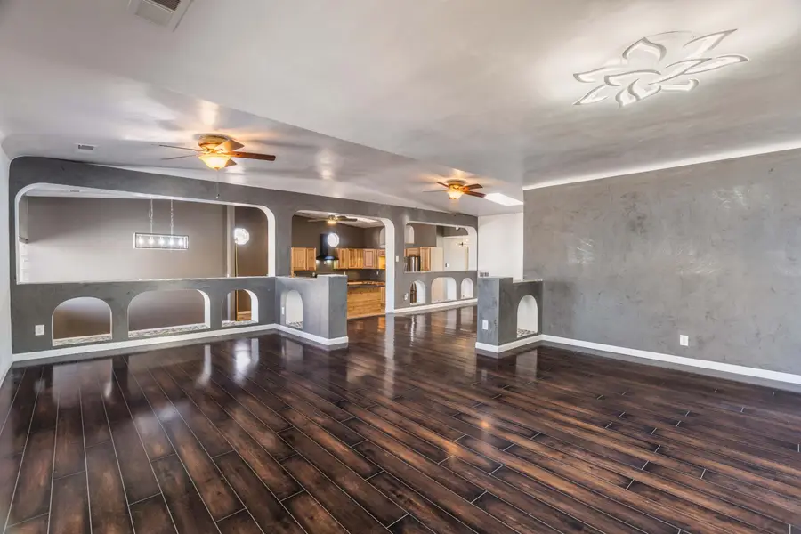 1048 Goff Boulevard Sw, Albuquerque, NM 87105 - #2