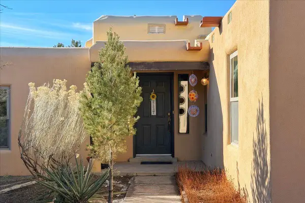 64 Cibola Circle, Santa Fe, NM 87505