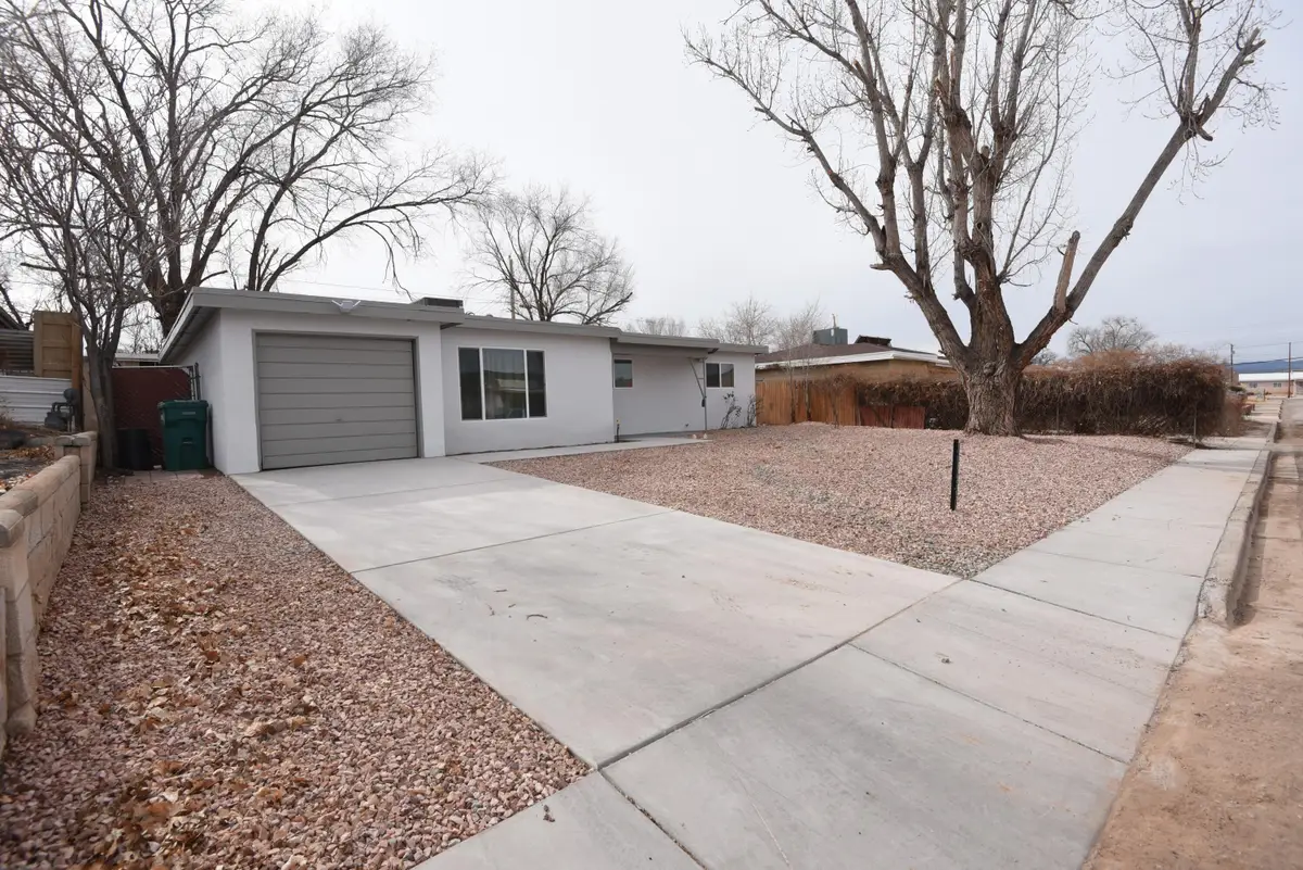 621 Elko Avenue, Grants, NM 87020 - #1