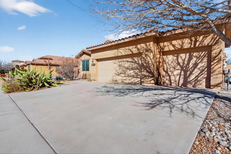 8305 Bouvardia Avenue Nw, Albuquerque, NM 87120 - #2