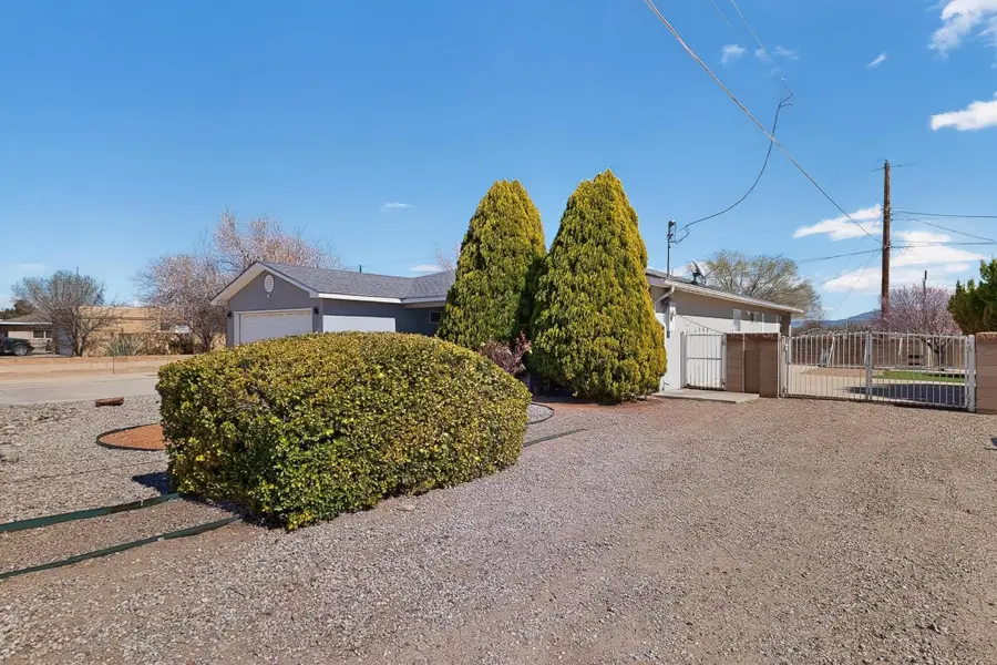 360 Don Carlos Avenue Ne, Los Lunas, NM 87031 - #2