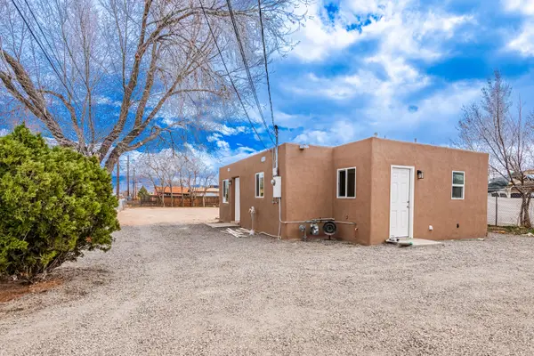 2706 Floral Road Nw, Albuquerque, NM 87104