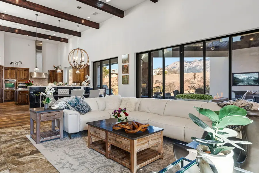 8001 Florence Avenue Ne, Albuquerque, NM 87122 - #3