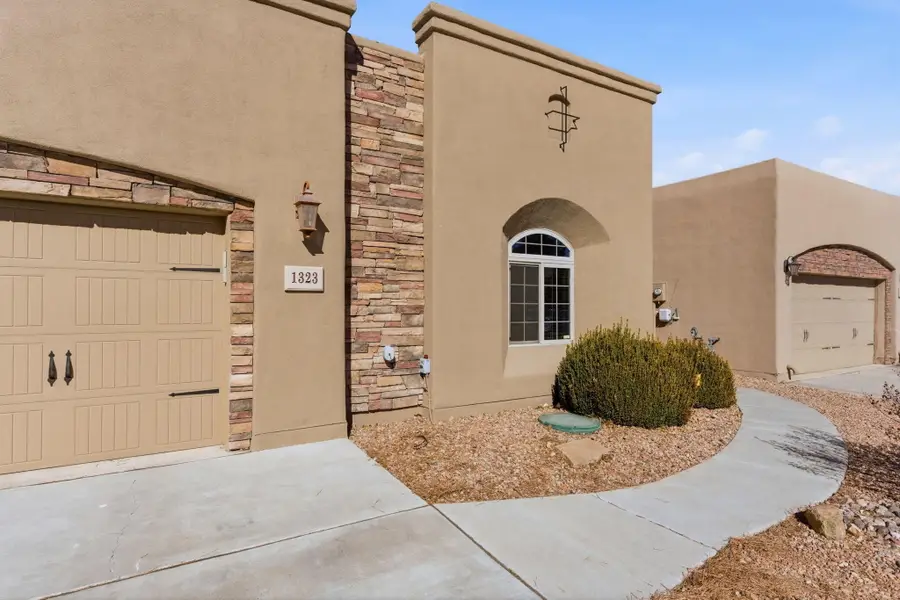 1323 Valle Lane Nw, Albuquerque, NM 87107 - #3