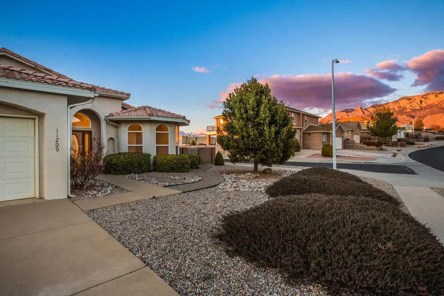 11209 Jordan Avenue Ne, Albuquerque, NM 87122 - #2