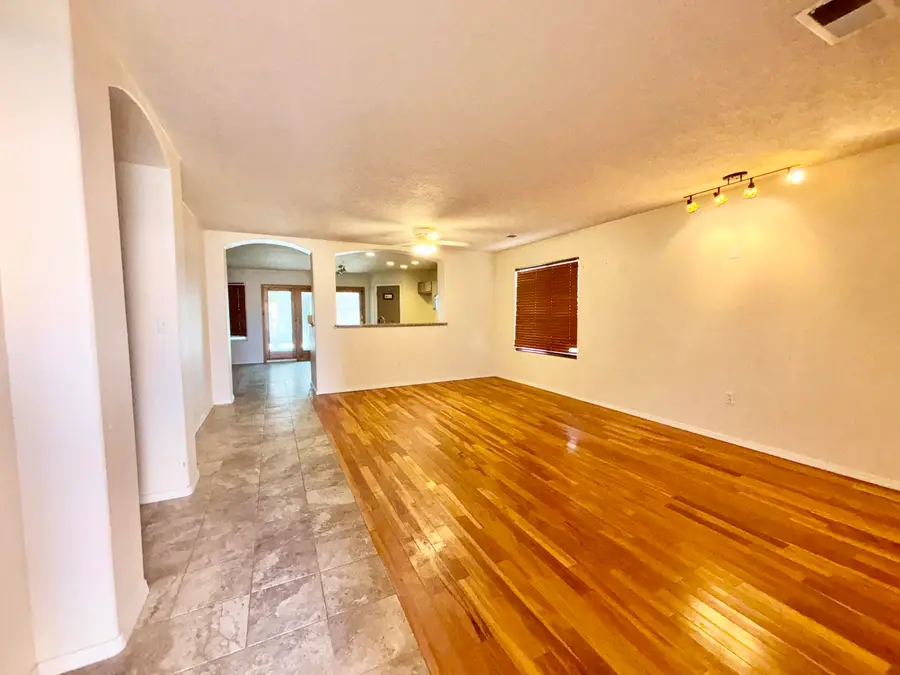 941 Carrizo Street Nw, Los Lunas, NM 87031 - #2
