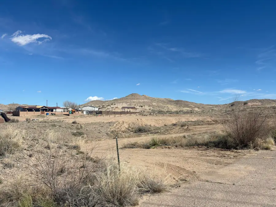 9 Loma Cordoniz Court, Peralta, NM 87042 - #3