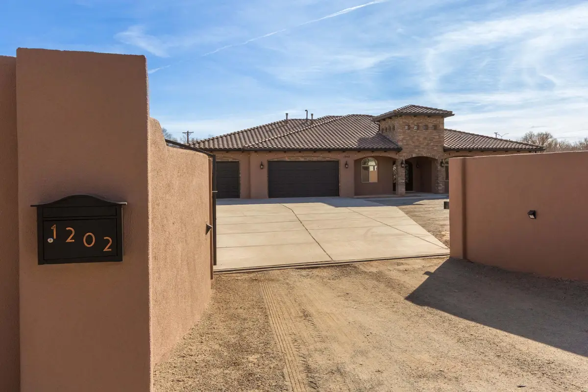 1202 Gabaldon Road Nw, Albuquerque, NM 87104 - #1