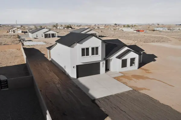 421 9th Avenue Ne, Rio Rancho, NM 87124