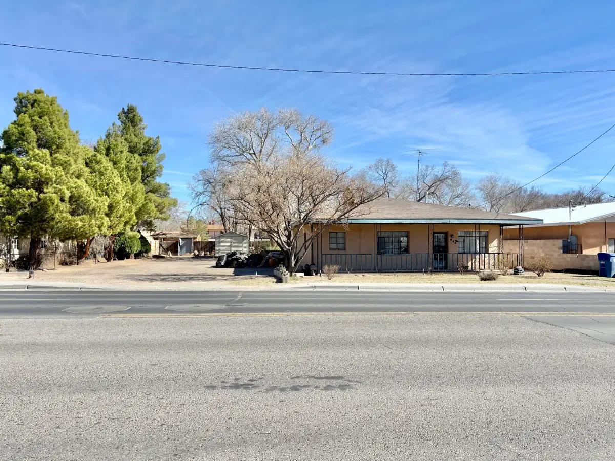 444 Main Street Nw, Los Lunas, NM 87031 - #1