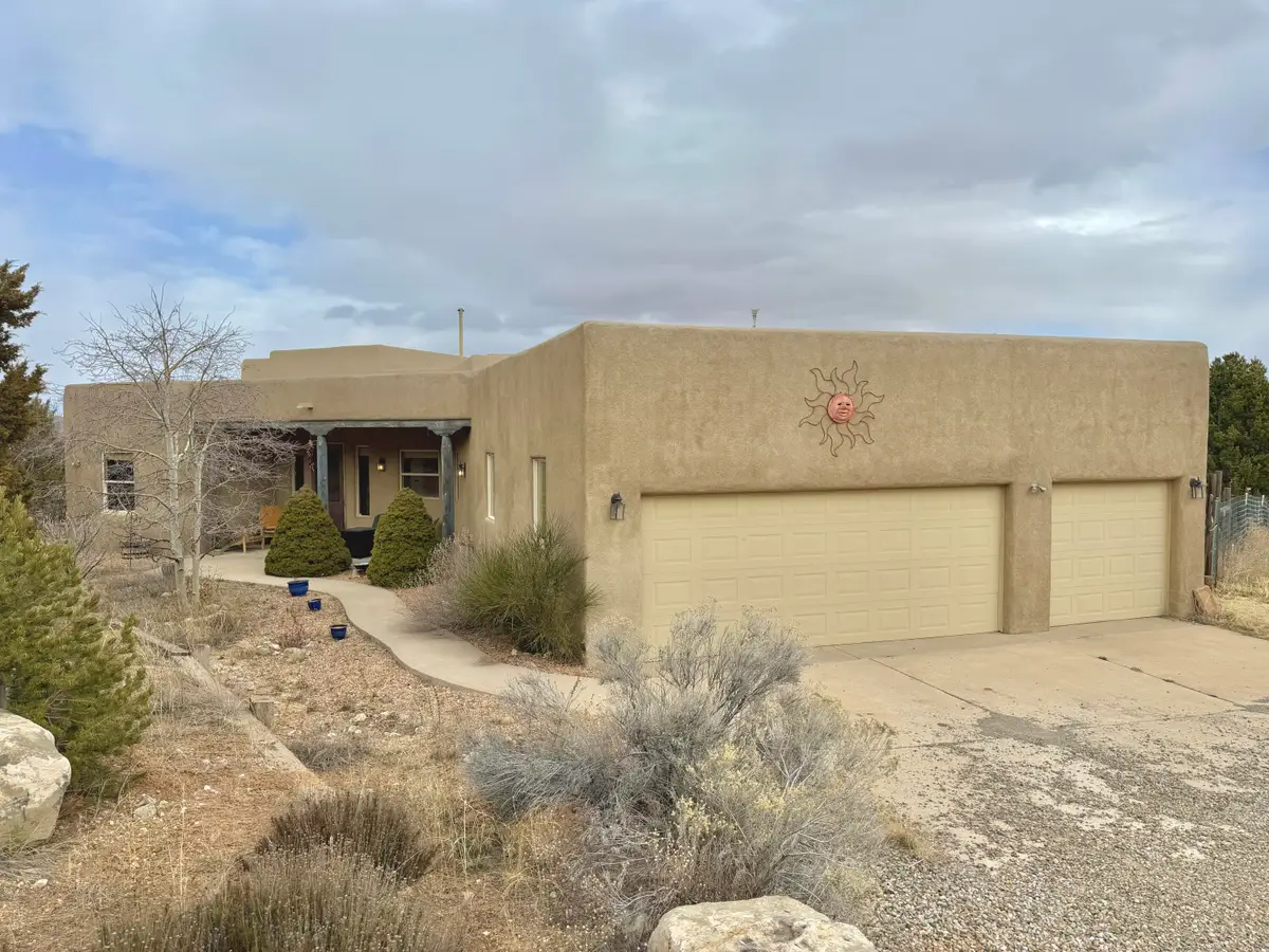 29 Holiday Loop, Tijeras, NM 87059 - #1