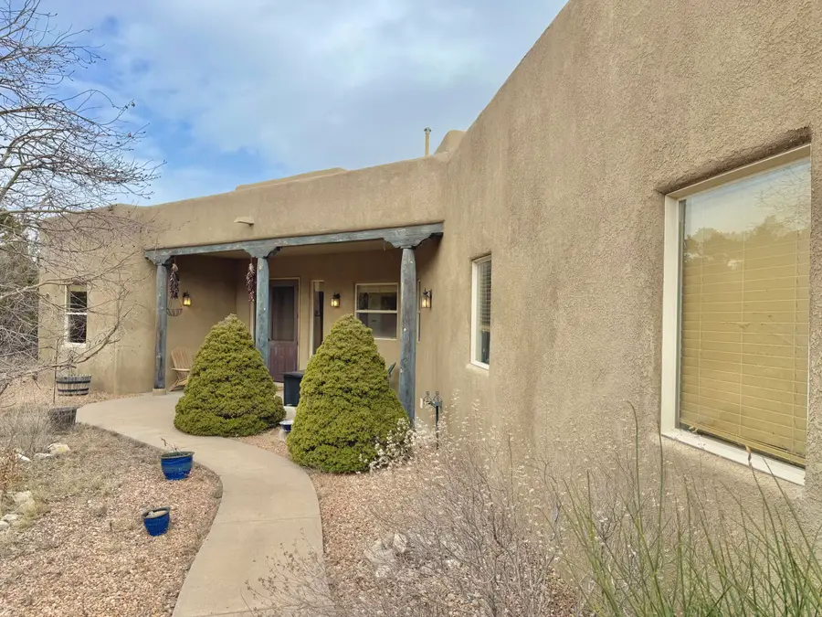 29 Holiday Loop, Tijeras, NM 87059 - #2