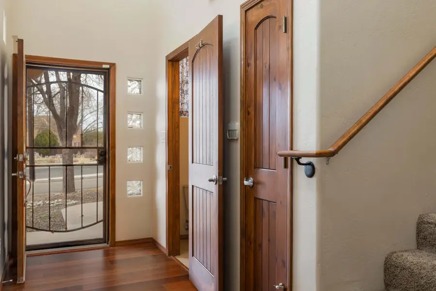 512 Alcalde Place Sw, Albuquerque, NM 87104 - #2