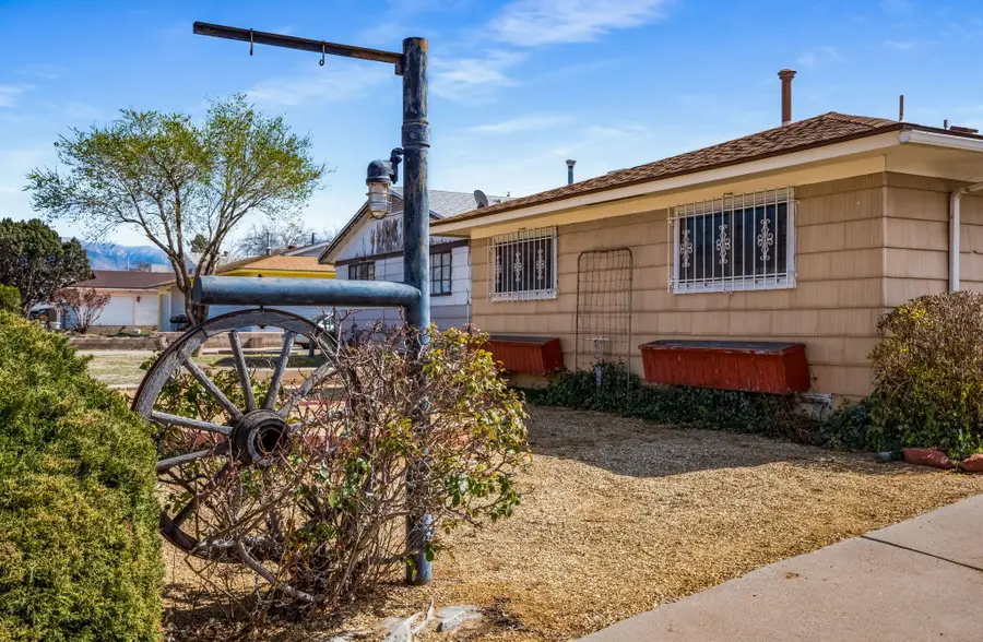 4216 Hendrix Road Ne, Albuquerque, NM 87110 - #3